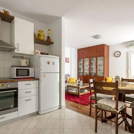 Deni Apartman *